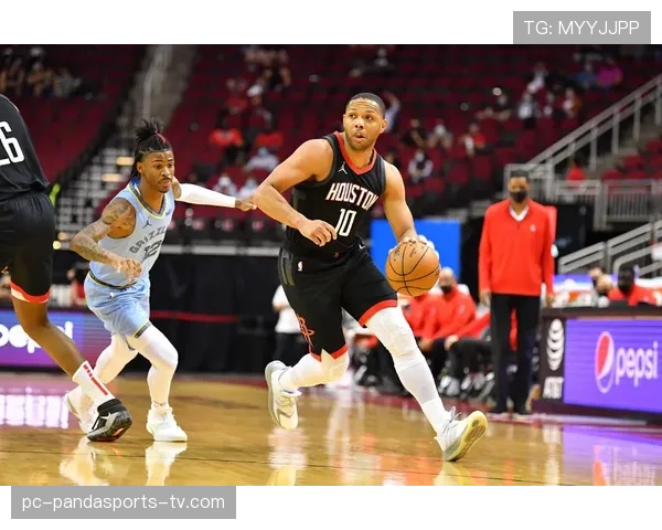 沃尔主导挡拆牵制对手内线较上季改变助攻结构