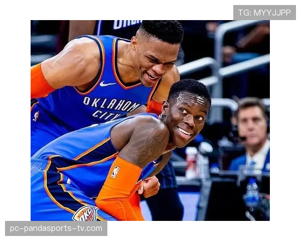 乔·杜马斯突破助攻提升球队关键时刻进攻效率